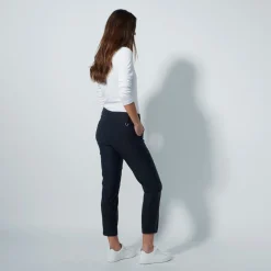 Magic Straight Ankle Svart